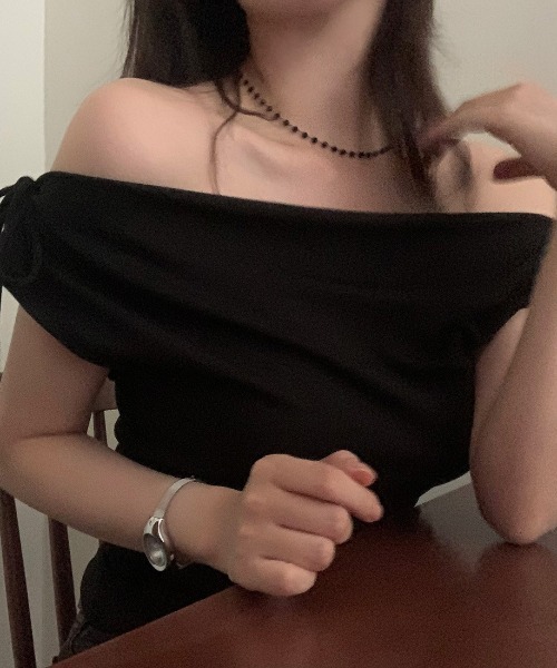 FREE STYLISTS(フリー スタイリスト)の「YUGA_YGMC Ribbon off-shoulder top(その他トップス・レディース・ベージュ/ブラック/ホワイト/グレー・FREE)」の19枚目の写真
