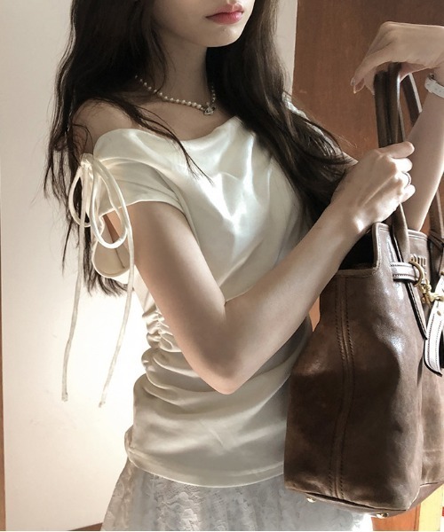 FREE STYLISTS(フリー スタイリスト)の「YUGA_YGMC Ribbon off-shoulder top(その他トップス・レディース・ベージュ/ブラック/ホワイト/グレー・FREE)」の11枚目の写真