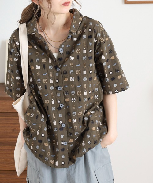 Emago(イマゴ)の「EMAGO お出かけ総柄刺繍シャツ(シャツ/ブラウス・レディース・グレー/ブラック/カーキ・FREE)」の10枚目の写真