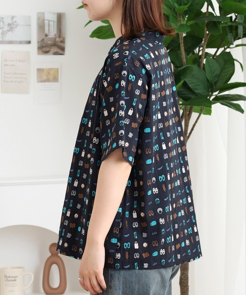 Emago(イマゴ)の「EMAGO お出かけ総柄刺繍シャツ(シャツ/ブラウス・レディース・グレー/ブラック/カーキ・FREE)」の13枚目の写真