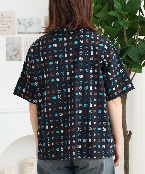 Emago(イマゴ)の「EMAGO お出かけ総柄刺繍シャツ(シャツ/ブラウス・レディース・グレー/ブラック/カーキ・FREE)」の14枚目の写真