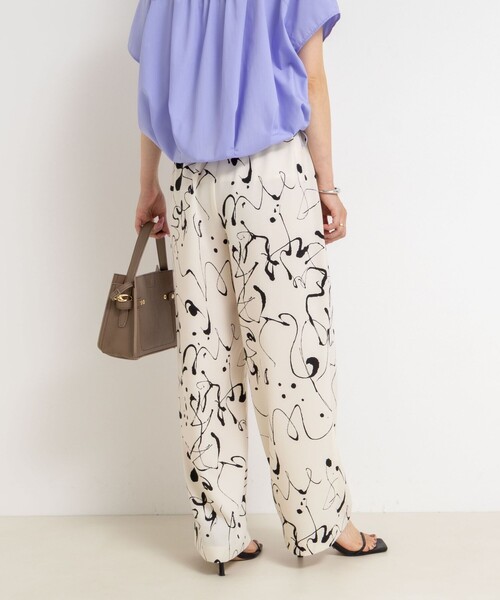 NOLLEY’S（ノーリーズ）の「ウォッシャブルプリントタックワイドパンツ（その他パンツ・レディース・ホワイト系その他2/ブラック系その他・36/38）」の19枚目の写真