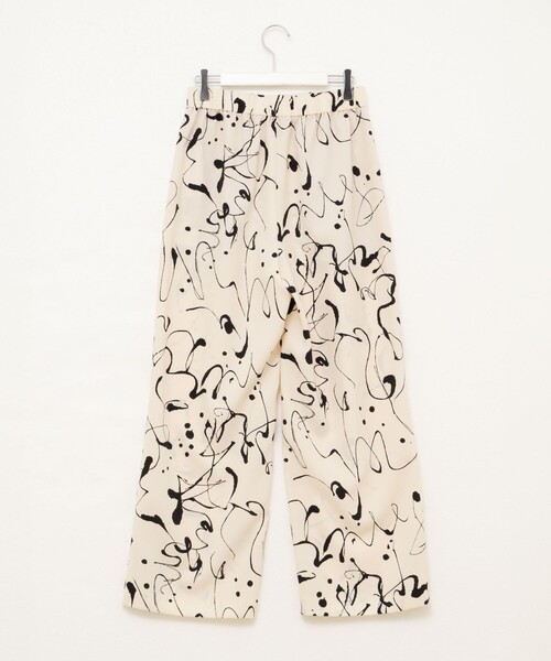 NOLLEY’S（ノーリーズ）の「ウォッシャブルプリントタックワイドパンツ（その他パンツ・レディース・ホワイト系その他2/ブラック系その他・36/38）」の7枚目の写真