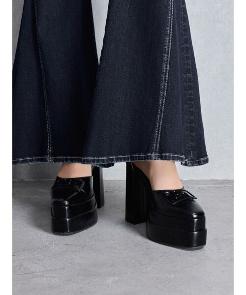 GYDA（ジェイダ）の「GGアンクルストラップチャンキーヒールパンプス（パンプス・レディース・ブラック/レッド・SMALL/MEDIUM/LARGE）」の5枚目の写真