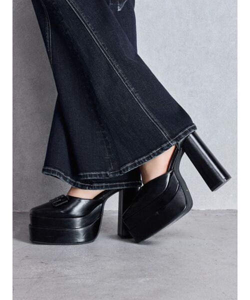 GYDA（ジェイダ）の「GGアンクルストラップチャンキーヒールパンプス（パンプス・レディース・ブラック/レッド・SMALL/MEDIUM/LARGE）」の6枚目の写真