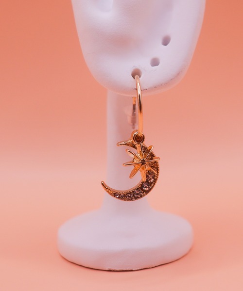 VIBGYOR(ヴィブジョー)の「【IZU】 月×星モチーフ ゴールドピアス ラインストーン輝くロマンチックデザイン(ピアス(両耳用)・レディース・ゴールド・FREE)」の6枚目の写真