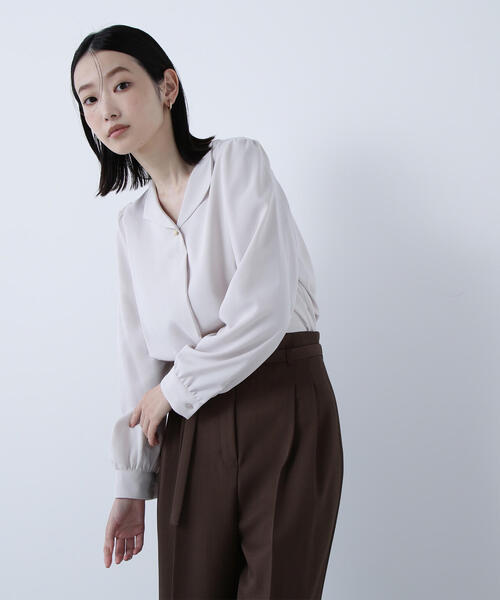 NATURAL BEAUTY BASIC（ナチュラルビューティーベーシック）の「◇スキッパーメタルポイントブラウス（シャツ/ブラウス・レディース・イエロー/ベージュ/ダークブルー・MEDIUM/SMALL）」の8枚目の写真