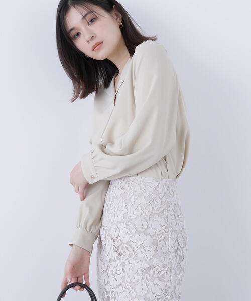 NATURAL BEAUTY BASIC（ナチュラルビューティーベーシック）の「◇スキッパーメタルポイントブラウス（シャツ/ブラウス・レディース・イエロー/ベージュ/ダークブルー・MEDIUM/SMALL）」の16枚目の写真