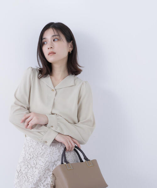 NATURAL BEAUTY BASIC（ナチュラルビューティーベーシック）の「◇スキッパーメタルポイントブラウス（シャツ/ブラウス・レディース・イエロー/ベージュ/ダークブルー・MEDIUM/SMALL）」の18枚目の写真