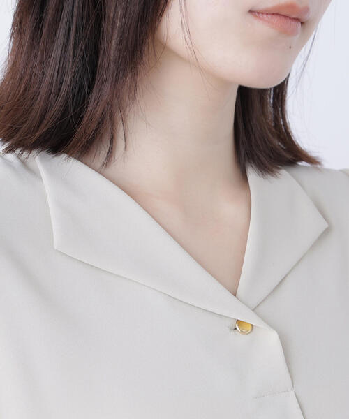 NATURAL BEAUTY BASIC（ナチュラルビューティーベーシック）の「◇スキッパーメタルポイントブラウス（シャツ/ブラウス・レディース・イエロー/ベージュ/ダークブルー・MEDIUM/SMALL）」の22枚目の写真