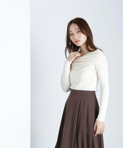 NATURAL BEAUTY BASIC(ナチュラルビューティーベーシック)の「◇オフショルコンパクトニット(ニット/セーター・レディース・ブラック/オフホワイト/ブラウン・FREE)」の9枚目の写真