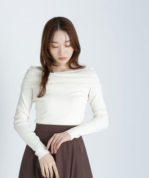 NATURAL BEAUTY BASIC(ナチュラルビューティーベーシック)の「◇オフショルコンパクトニット(ニット/セーター・レディース・ブラック/オフホワイト/ブラウン・FREE)」の11枚目の写真