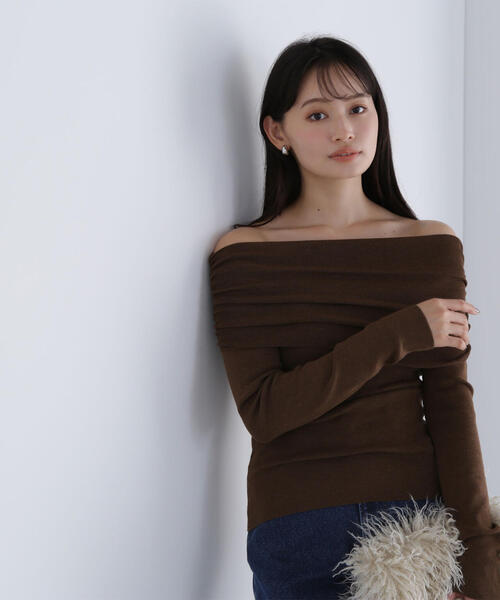 NATURAL BEAUTY BASIC(ナチュラルビューティーベーシック)の「◇オフショルコンパクトニット(ニット/セーター・レディース・ブラック/オフホワイト/ブラウン・FREE)」の18枚目の写真