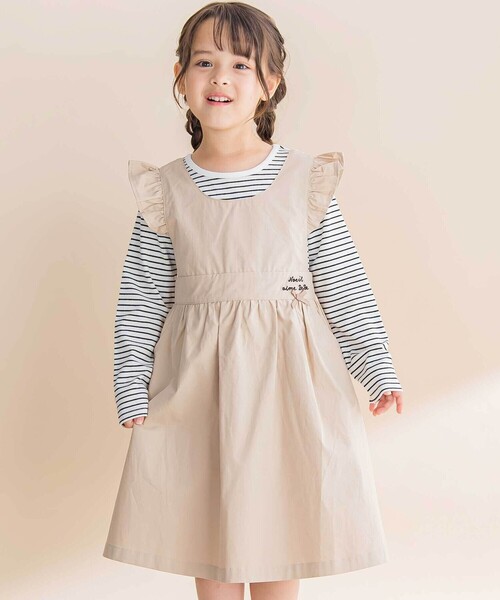 Noeil aime BeBe(ノイユエイムベベ)の「ツイル肩フリルジャンパースカート+ボーダー長袖Tシャツセット(ジャンパースカート・キッズ・ベージュ系その他/ピンク系その他・100cm/90cm/120cm/110cm/130cm)」の2枚目の写真