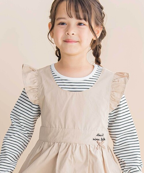 Noeil aime BeBe(ノイユエイムベベ)の「ツイル肩フリルジャンパースカート+ボーダー長袖Tシャツセット(ジャンパースカート・キッズ・ベージュ系その他/ピンク系その他・100cm/90cm/120cm/110cm/130cm)」の4枚目の写真
