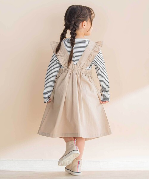 Noeil aime BeBe(ノイユエイムベベ)の「ツイル肩フリルジャンパースカート+ボーダー長袖Tシャツセット(ジャンパースカート・キッズ・ベージュ系その他/ピンク系その他・100cm/90cm/120cm/110cm/130cm)」の5枚目の写真