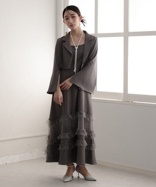birei（ビレイ）の「スリットジャケット＆フリンジチュールキャミソールワンピース（ドレス・レディース・カーキ/ブラック/グレー・M）」の2枚目の写真