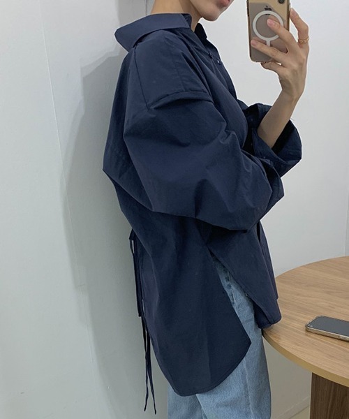 gossip!ロサンゼルス(ゴシップロサンゼルス)の「YUGA バックコンシャス リボンシャツ トップス(シャツ/ブラウス・レディース・ブルー/ホワイト・FREE)」の3枚目の写真