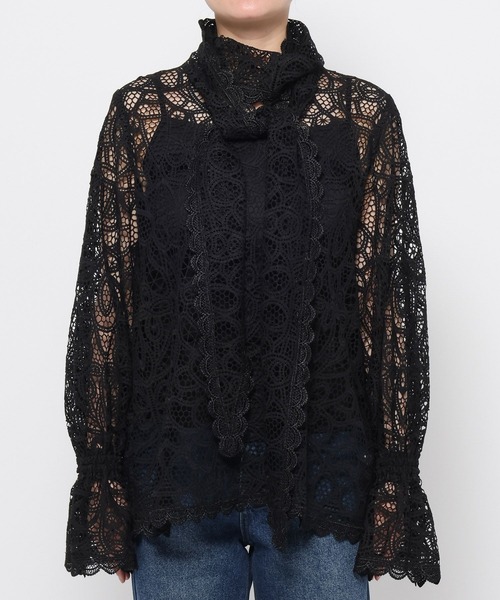 mysty woman（ミスティウーマン）の「レースボウタイブラウス 575252（シャツ/ブラウス・レディース・オフホワイト/ブラック・FREE）」の15枚目の写真