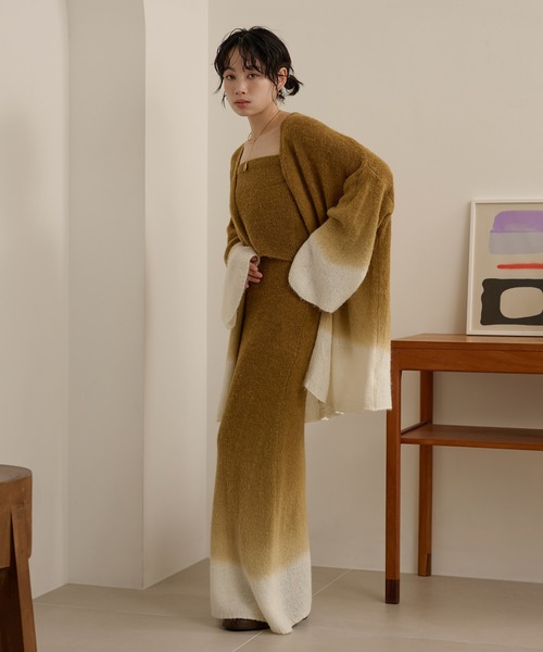 LAULEN(ローレン)の「gradation gown knit 3set up /配色グラデーションガウンニットセットアップ(セットアップ・レディース・グレー/マスタード・FREE)」の3枚目の写真