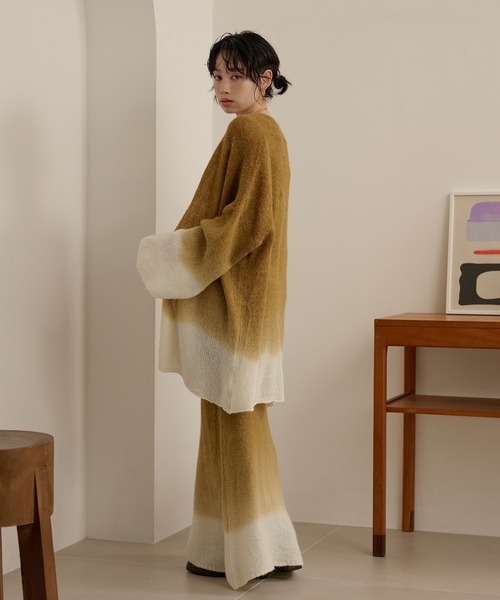 LAULEN(ローレン)の「gradation gown knit 3set up /配色グラデーションガウンニットセットアップ(セットアップ・レディース・グレー/マスタード・FREE)」の4枚目の写真