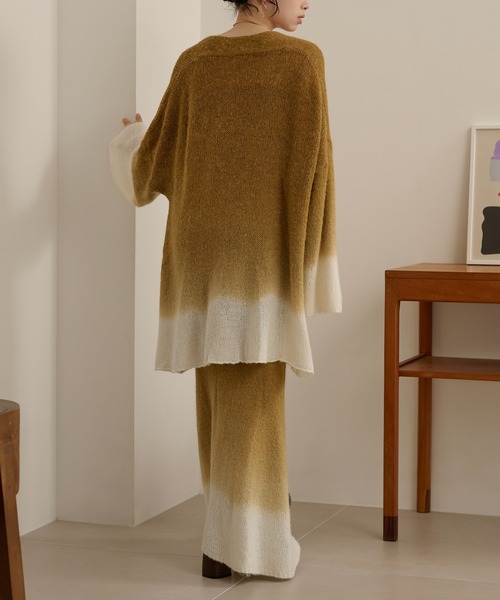 LAULEN(ローレン)の「gradation gown knit 3set up /配色グラデーションガウンニットセットアップ(セットアップ・レディース・グレー/マスタード・FREE)」の5枚目の写真