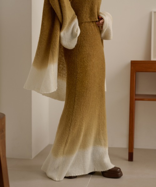LAULEN(ローレン)の「gradation gown knit 3set up /配色グラデーションガウンニットセットアップ(セットアップ・レディース・グレー/マスタード・FREE)」の12枚目の写真