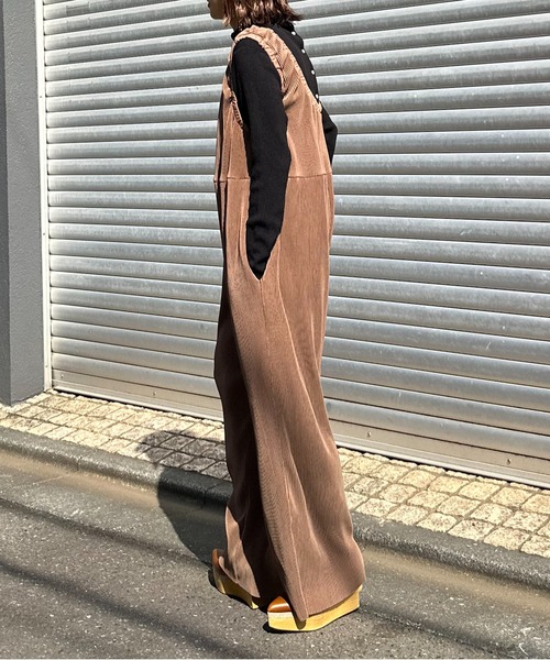 mi via loca（ミヴィアロカ）の「【2WAY/セルフカット】プリーツロンパース（サロペット/オーバーオール・レディース・ブラウン/ブラック・FREE）」の14枚目の写真