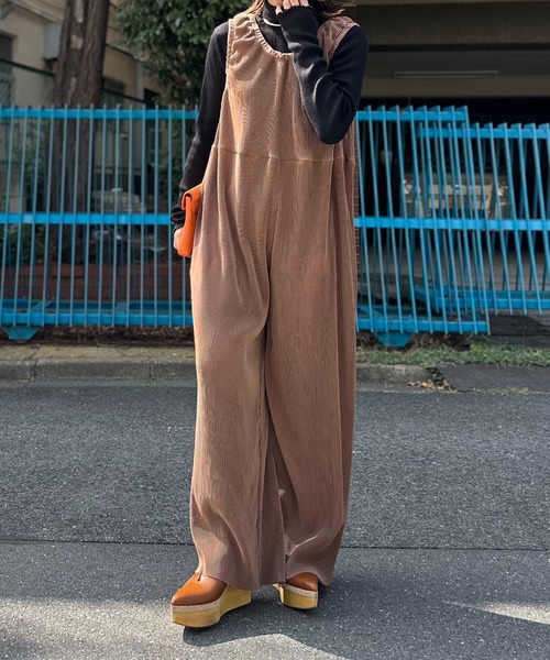 mi via loca（ミヴィアロカ）の「【2WAY/セルフカット】プリーツロンパース（サロペット/オーバーオール・レディース・ブラウン/ブラック・FREE）」の6枚目の写真