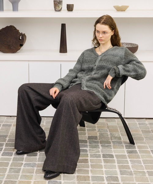 soerte（ソエルテ）の「Wool blend gradation cardigan / ウールブレンドグラデーションカーディガン（スウェット・メンズ・ブラック/ブラウン/ブルー・3/2/1）」の5枚目の写真