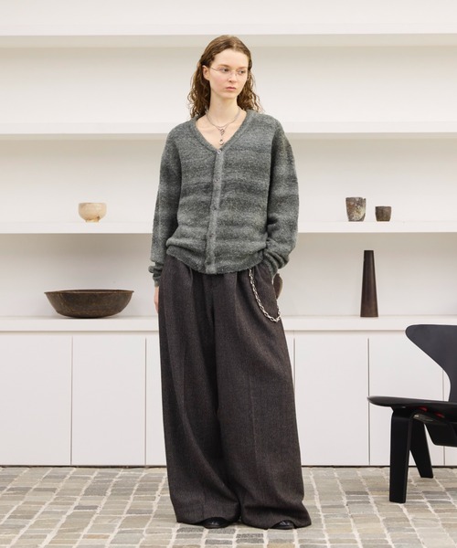 soerte（ソエルテ）の「Wool blend gradation cardigan / ウールブレンドグラデーションカーディガン（スウェット・メンズ・ブラック/ブラウン/ブルー・3/2/1）」の4枚目の写真