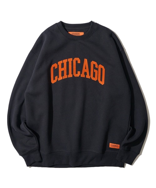 UNIVERSAL OVERALL（ユニバーサルオーバーオール）の「【UNIVERSAL OVERALL】T/C SWEAT CHICAGO FLOCKY PRINT / フロッキープリント裏起毛スウェットプルオーバー（スウェット・メンズ・グレー/ブラック・MEDIUM/LARGE）」の5枚目の写真
