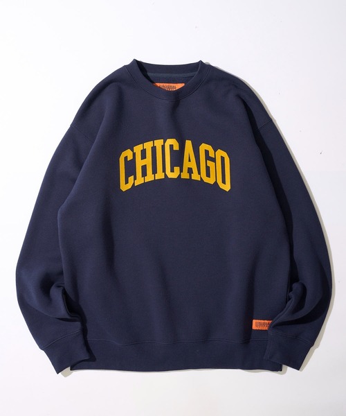 UNIVERSAL OVERALL（ユニバーサルオーバーオール）の「【UNIVERSAL OVERALL】T/C SWEAT CHICAGO FLOCKY PRINT / フロッキープリント裏起毛スウェットプルオーバー（スウェット・メンズ・グレー/ブラック・MEDIUM/LARGE）」の11枚目の写真