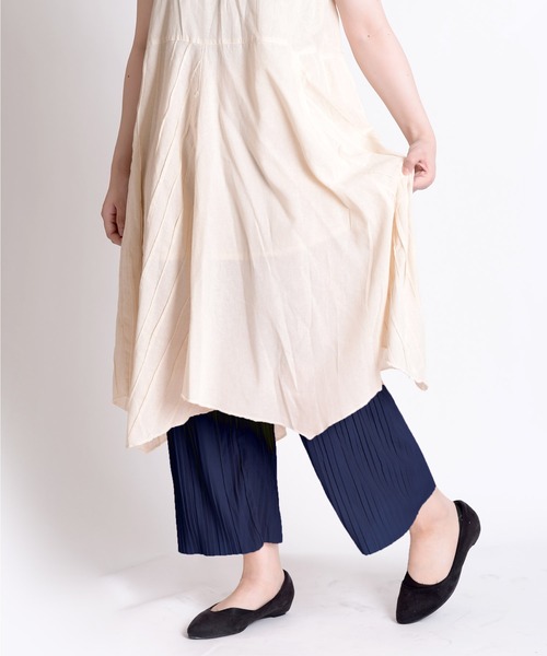 MARAI(マーライ)の「シアープリーツレイヤードワイドパンツ(その他パンツ・レディース・ブラック/カーキ/ピンク/グリーン/ネイビー/ベージュ/グレー・FREE)」の6枚目の写真