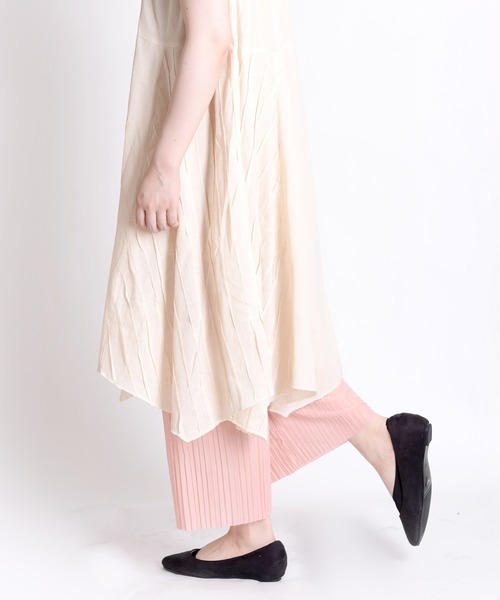 MARAI(マーライ)の「シアープリーツレイヤードワイドパンツ(その他パンツ・レディース・ブラック/カーキ/ピンク/グリーン/ネイビー/ベージュ/グレー・FREE)」の7枚目の写真