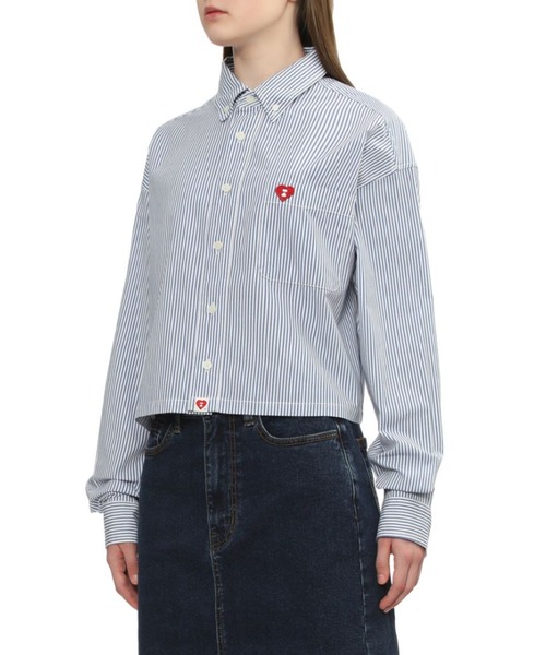 A BATHING APE(アベイシングエイプ)の「HEART BADGE STRIPE CROP SHIRT #2(シャツ/ブラウス・レディース・ブルー・FREE)」の3枚目の写真