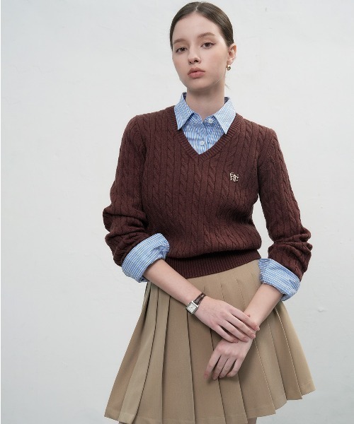 GENERAL IDEA（ジェネラルアイデア）の「wool cable v-neck pullover ウールVネックケーブルニットプルオーバー（ニット/セーター・レディース・ブラウン/グレー/ブラック/ネイビー・M/S/L）」の3枚目の写真