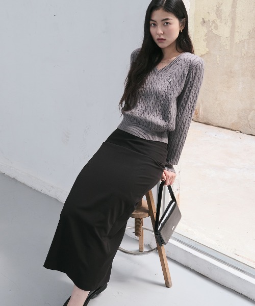 GENERAL IDEA（ジェネラルアイデア）の「wool cable v-neck pullover ウールVネックケーブルニットプルオーバー（ニット/セーター・レディース・ブラウン/グレー/ブラック/ネイビー・M/S/L）」の2枚目の写真