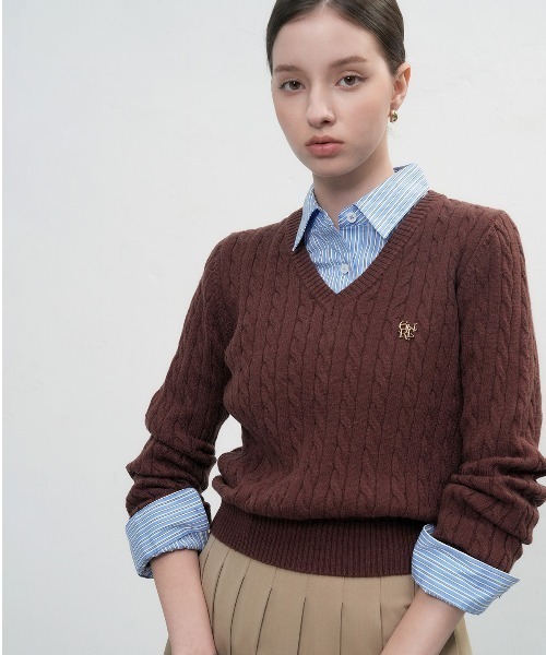 GENERAL IDEA（ジェネラルアイデア）の「wool cable v-neck pullover ウールVネックケーブルニットプルオーバー（ニット/セーター・レディース・ブラウン/グレー/ブラック/ネイビー・M/S/L）」の8枚目の写真