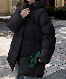 フード付きミドル丈ふんわりダウンコート