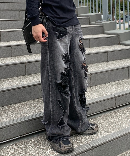 lilful(リルフル)の「ダメージ加工クラッシュストレートデニムパンツ(デニムパンツ・メンズ・ブラック・M/L)」の11枚目の写真