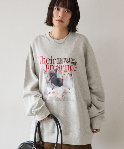 PBLIM（ページボーイリム）の「《UNISEX》スリーキャットスウェット（スウェット・レディース・グレー/ネイビー・MEDIUM/LARGE）」の2枚目の写真