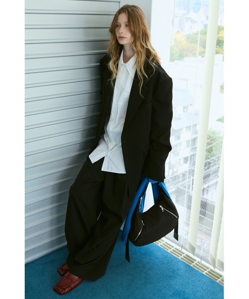 un/neu（アンノイ）の「ギャザースクエアシンプルローファー / 軽量（ローファー・レディース・レッド/ブラック・MEDIUM/SMALL/LARGE）」の9枚目の写真