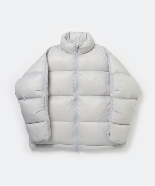 DAIWA PIER39（ダイワピア39）の「DAIWA PIER39 TECH ULTRA LIGHT DOWN JACKET ダイワピア39（ダウンジャケット/コート・メンズ・シルバーグレー/ライトグレー/ブラック・MEDIUM/LARGE/SMALL）」の2枚目の写真