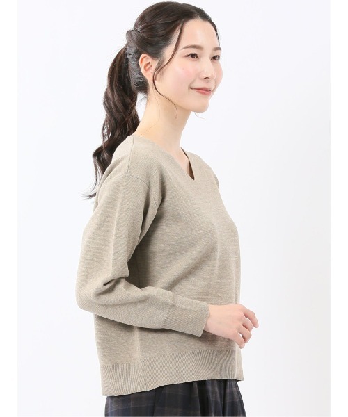 m.f.editorial(エムエフエディトリアル)の「【ストレッチ ハンドウォッシャブル】タカキューレディース ミラノ Vネック ニットプルオーバー(ニット/セーター・レディース・グリーン/ベージュ/グレー・MEDIUM/LARGE)」の8枚目の写真