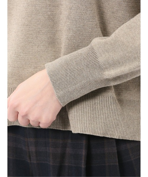 m.f.editorial(エムエフエディトリアル)の「【ストレッチ ハンドウォッシャブル】タカキューレディース ミラノ Vネック ニットプルオーバー(ニット/セーター・レディース・グリーン/ベージュ/グレー・MEDIUM/LARGE)」の14枚目の写真