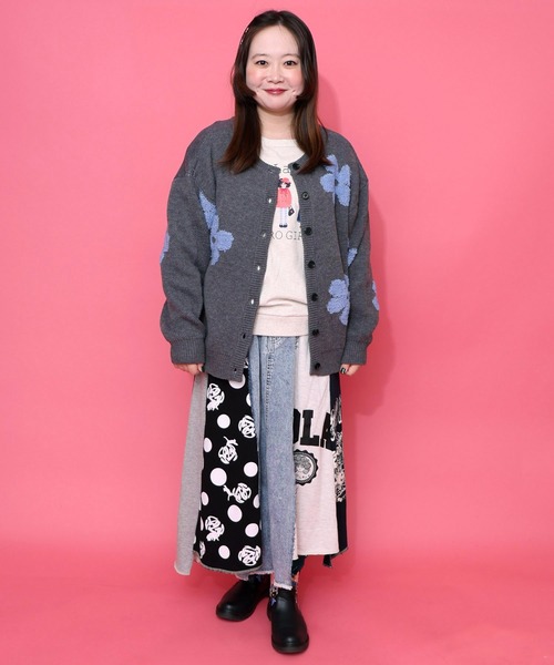 ScoLar(スカラー)の「153732:2WAYお花サガラ刺繍ジャガードニットカーディガン(カーディガン/ボレロ・レディース・チャコールグレー/ベージュ・M)」の8枚目の写真