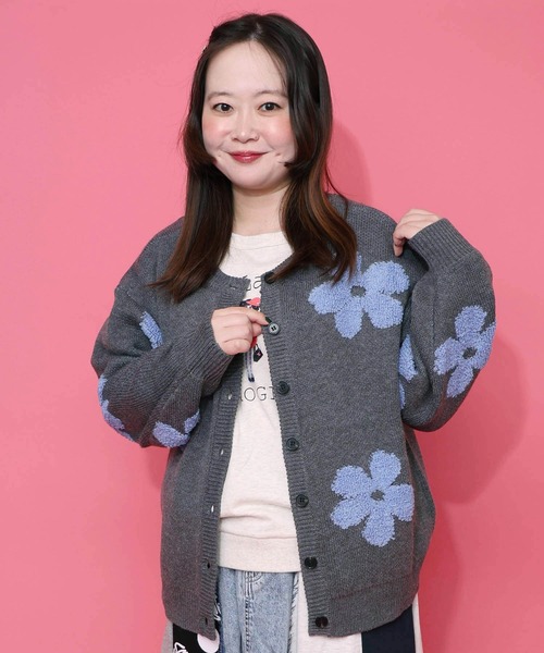 ScoLar(スカラー)の「153732:2WAYお花サガラ刺繍ジャガードニットカーディガン(カーディガン/ボレロ・レディース・チャコールグレー/ベージュ・M)」の9枚目の写真