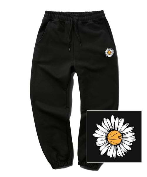 TRIPSHION(トリップション)の「BIG DAISY ジョガースウェットパンツ - ブラック(スウェットパンツ・メンズ・その他・LARGE/MEDIUM/X-LARGE)」の1枚目の写真