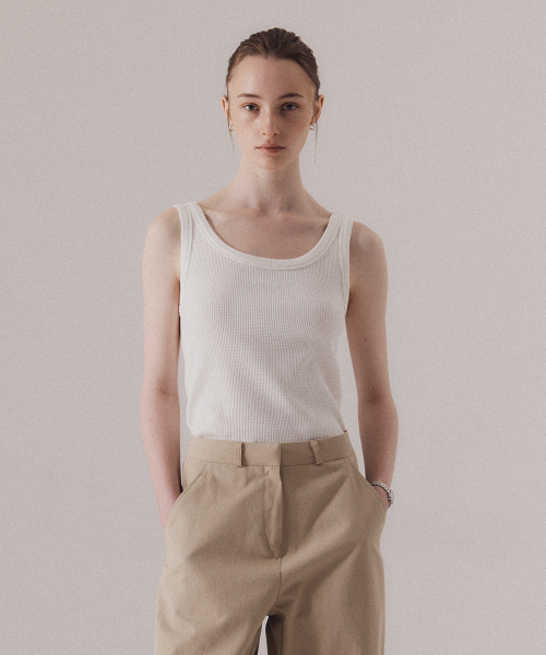 SILN(シルン)の「Classy scoop neck sleeveless (WHITE)(Tシャツ/カットソー・レディース・その他・FREE)」の1枚目の写真